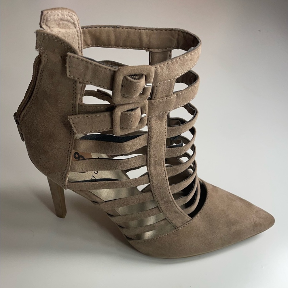 Guess Heel Shoes Size 8 Pre-Owned